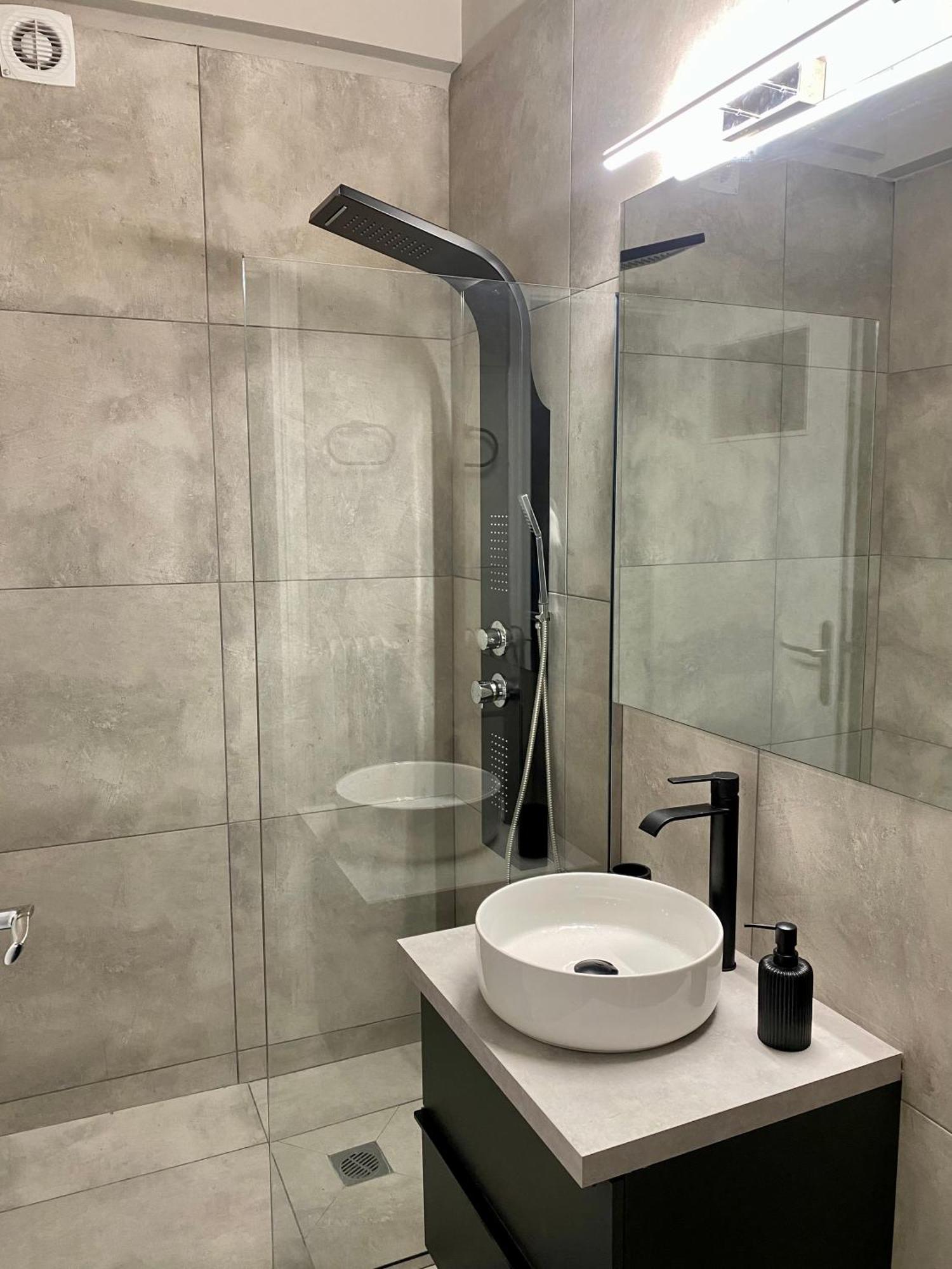 Cozy Apartment In Kolonaki Athens - Sleeps 5 Kültér fotó