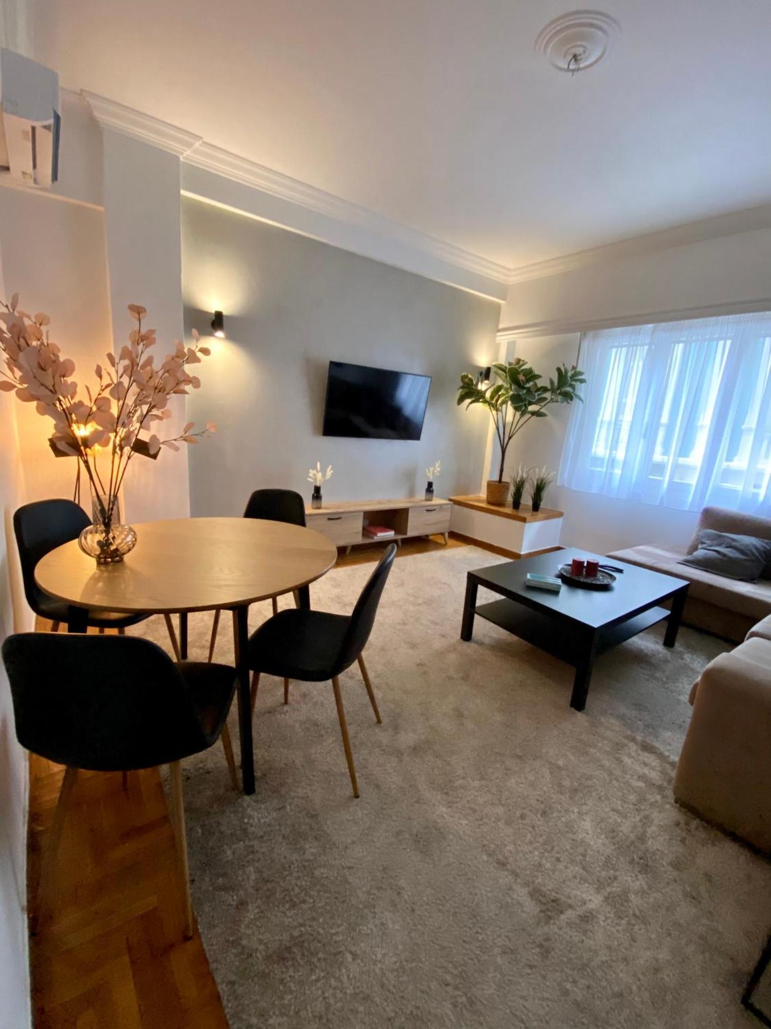 Cozy Apartment In Kolonaki Athens - Sleeps 5 Kültér fotó